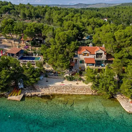 Lct Mamako Villa *
